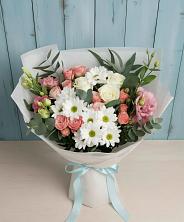 Букет цветов из:  Розы, Лизиантусы и Хризантемы в Каменке Ленинградская область