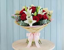 Букет цветов из:  Лилии и Розы #REPLACE_PRED# Каменке Ленинградская область