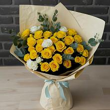 Букет цветов из:  Розы в Каменке Ленинградская область