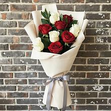 Букет цветов из:  Розы в Каменке Ленинградская область