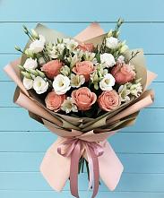 Букет цветов из:  Розы, Альстромерии и Лизиантусы в Каменке Ленинградская область