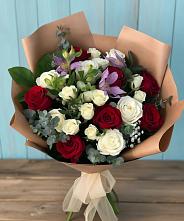 Букет цветов из:  Розы и Альстромерии в Каменке Ленинградская область