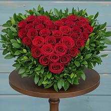 Цветочная композиция из Розы в виде сердца в Каменке Ленинградская область