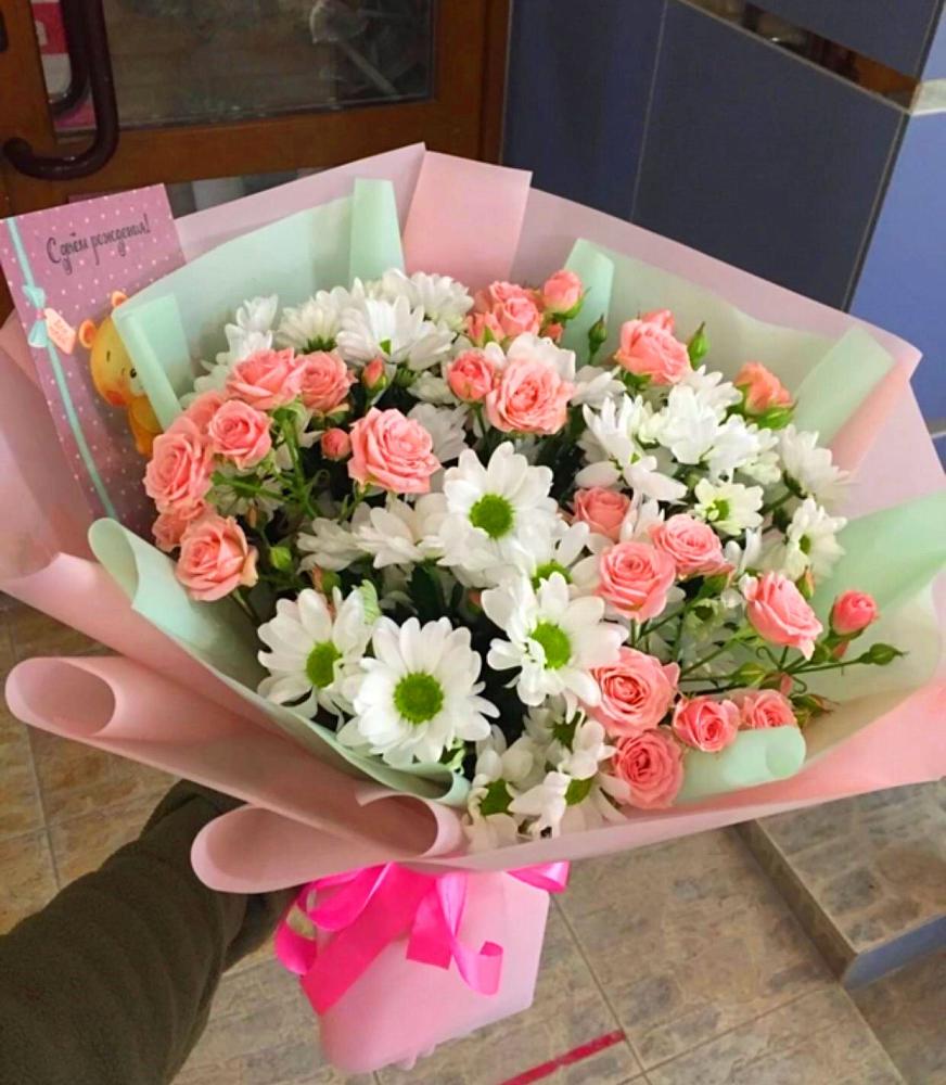 Букет цветов из: Розы и Хризантемы в Каменке Ленинградская область