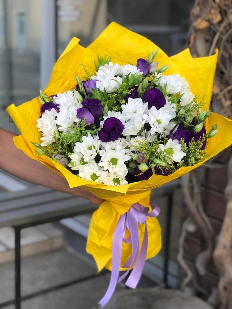 Букет цветов из: Ирисы, Хризантемы и Ромашки в Каменке Ленинградская область