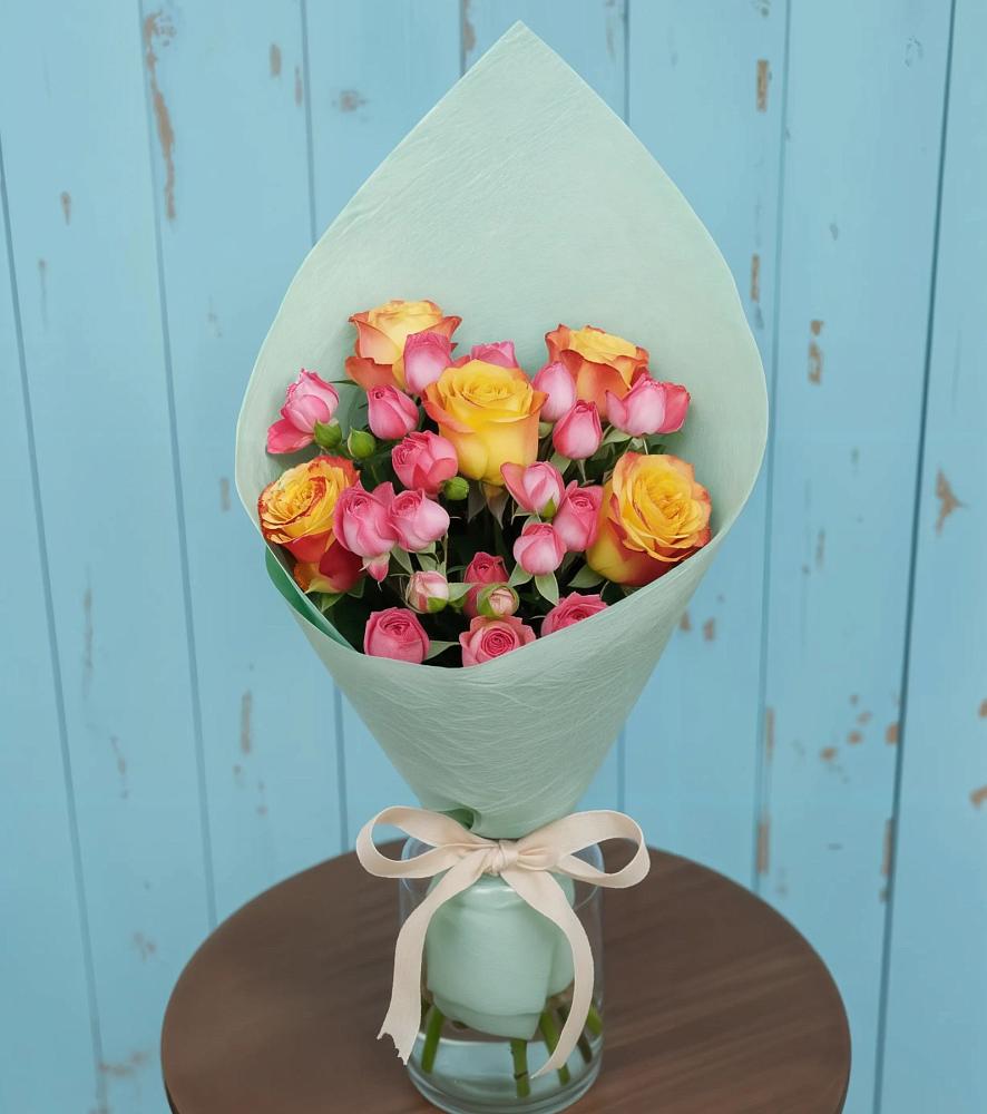 Букет цветов из: Розы в Каменке Ленинградская область