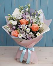 Букет цветов из:  Лизиантусы, Розы, Альстромерии и Гипсофила в Каменке Ленинградская область