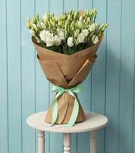 Букет цветов из:  Лизиантусы в Каменке Ленинградская область