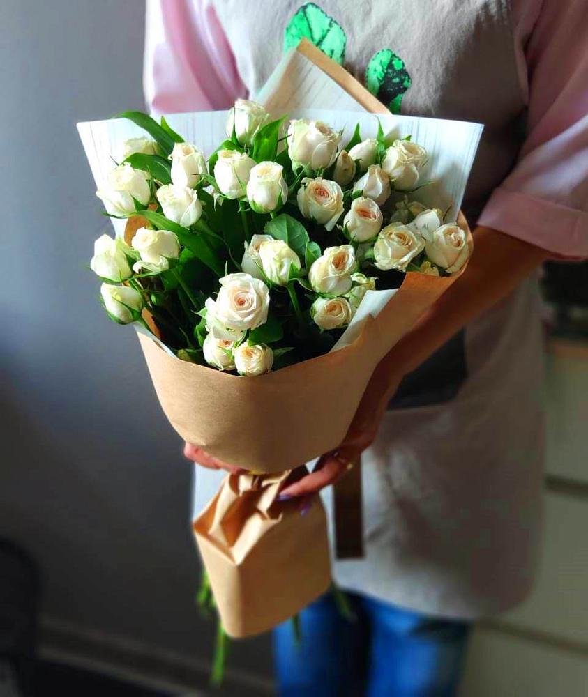 Букет цветов из: Розы в Каменке Ленинградская область