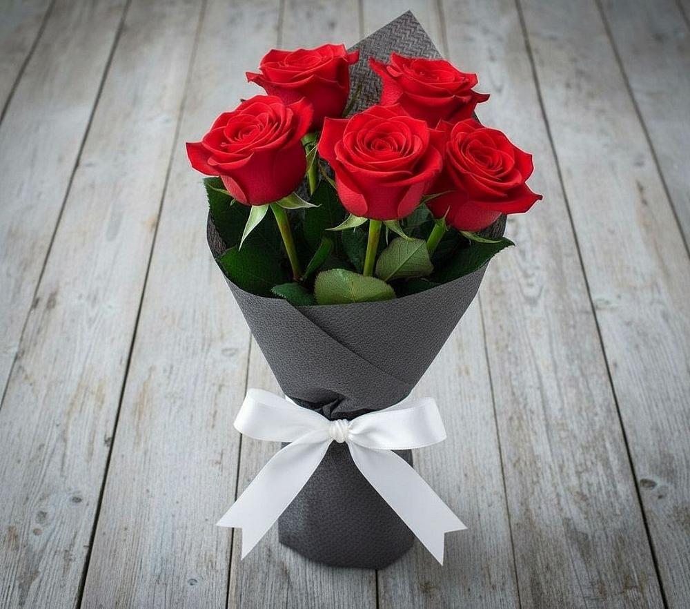 Букет 5 Красных роз Эдлесс Лав в Каменке Ленинградская область
