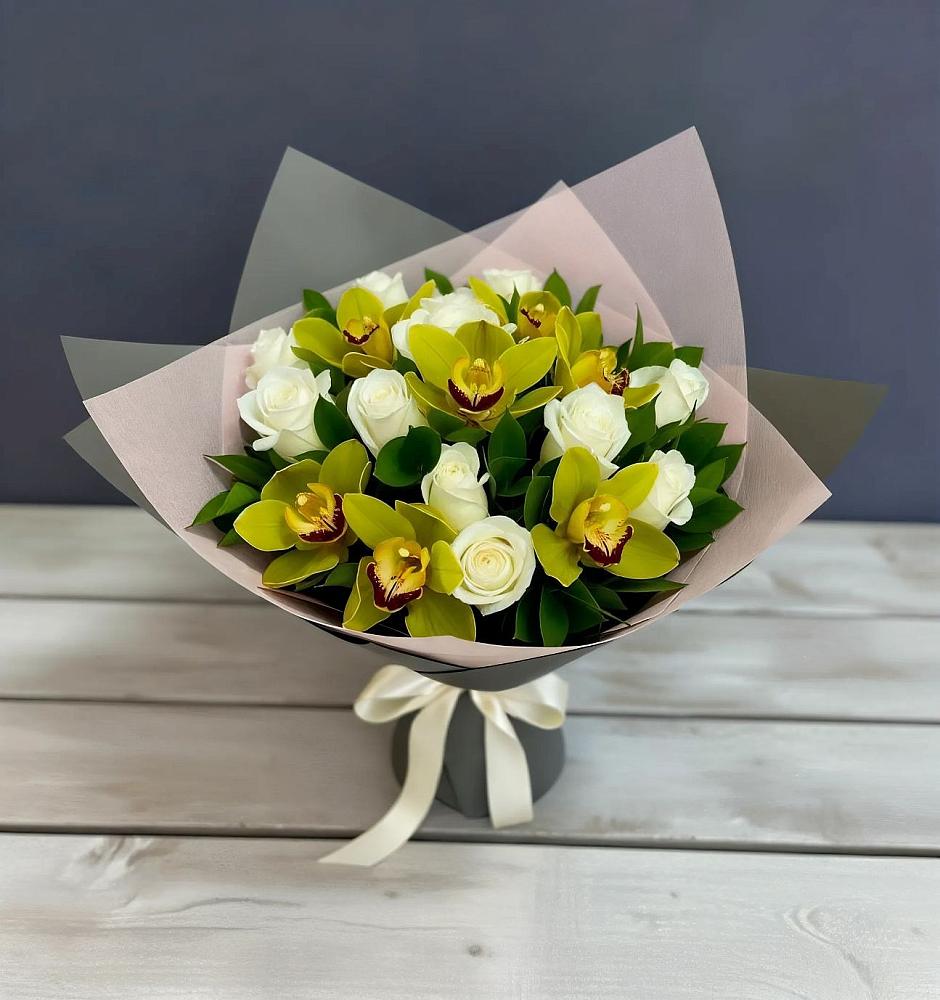 Букет цветов из: Орхидеи и Розы в Каменке Ленинградская область