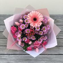 Букет цветов из:  Розы, Герберы и Хризантемы в Каменке Ленинградская область
