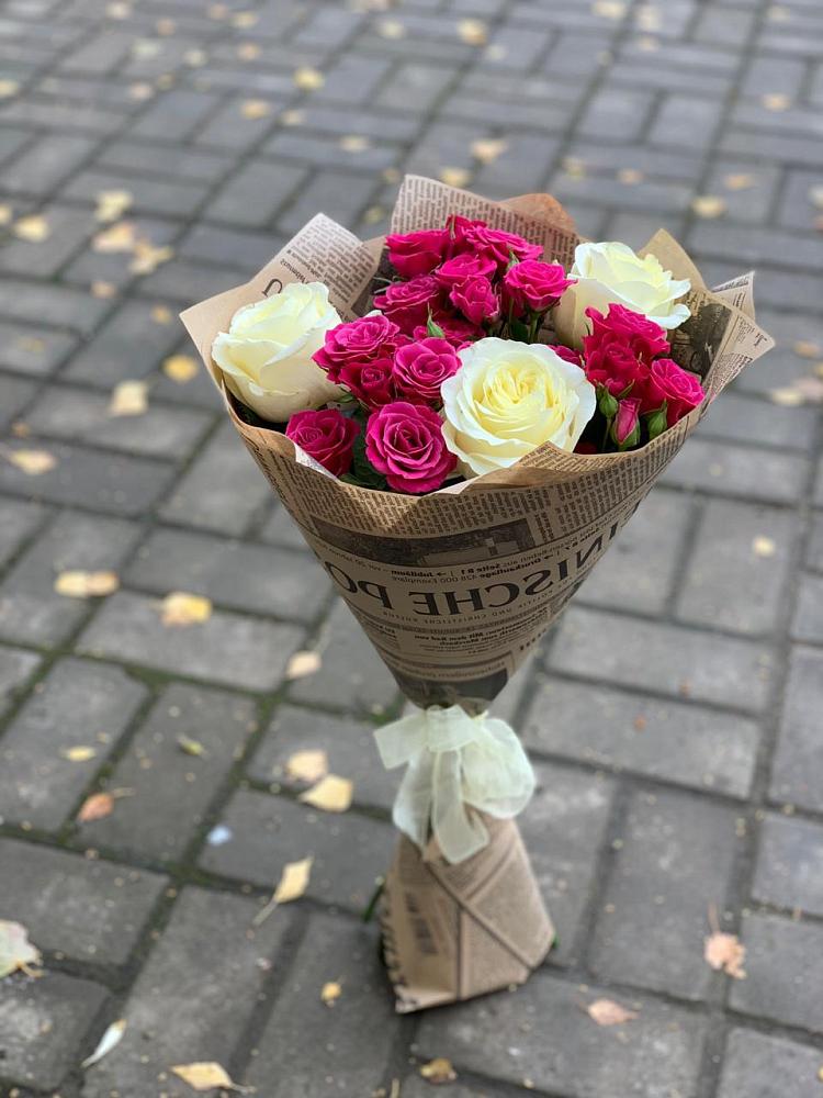 Букет цветов из: Розы в Каменке Ленинградская область