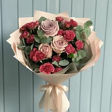 Букет цветов из:  Гвоздики и Розы в Каменке Ленинградская область