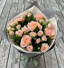 Букет цветов из:  Розы в Каменке Ленинградская область