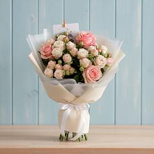Букет цветов из:  Розы в Каменке Ленинградская область