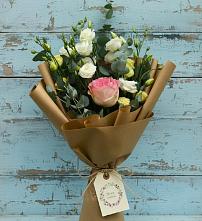 Букет цветов из:  Розы и Лизиантусы в Каменке Ленинградская область