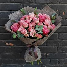 Букет цветов из:  Розы в Каменке Ленинградская область