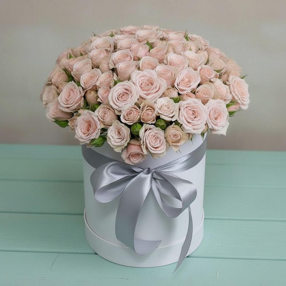 Цветочная композиция из Розы в шляпной коробке в Каменке Ленинградская область