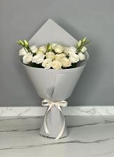 Букет цветов из:  Розы и Лизиантусы в Каменке Ленинградская область